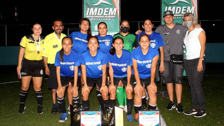 Leonas de la Década son las reinas del futbol rápido femenil.