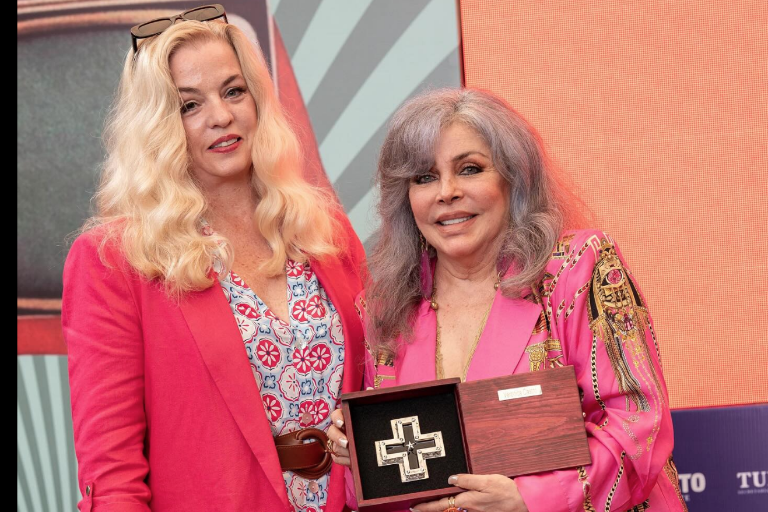 Reconocen a Verónica Castro en el Festival de Cine de Guanajuato