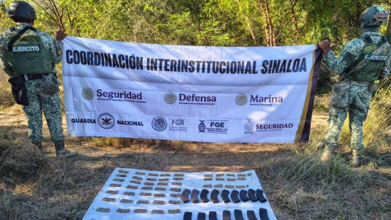 Elementos del Ejército aseguraron un arma larga, cargadores y cartuchos en zona rural de Concordia.