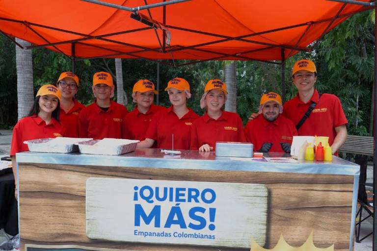 Disfrutan del bazar y la belleza del Jardín Botánico de Culiacán