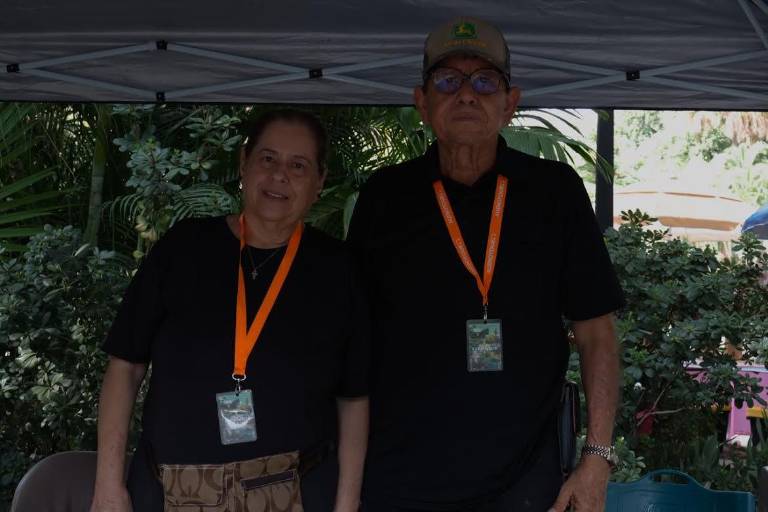 Disfrutan del bazar y la belleza del Jardín Botánico de Culiacán