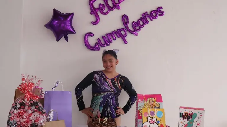Con una piscinada celebra Victoria Ángel sus 12 años