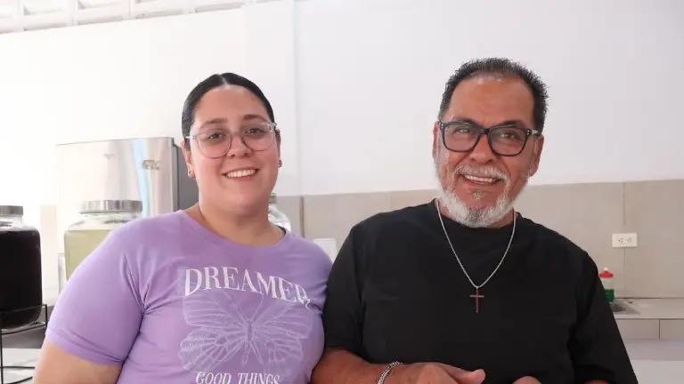 Con una piscinada celebra Victoria Ángel sus 12 años