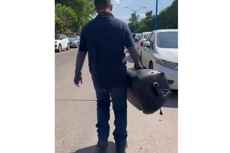 Denuncian robo de bocinas por vigilantes de la UAS contra manifestantes en Facultad de Odontología