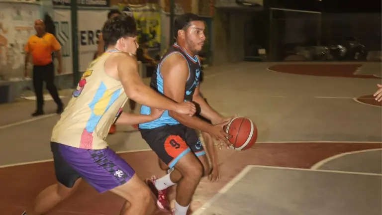 Las series se definen este lunes en el Parque Ángel Flores.