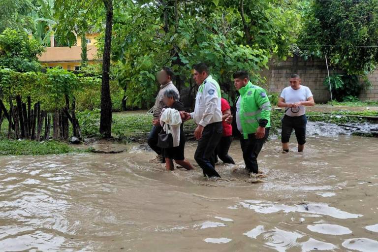 Lluvias en México han dejado 64 personas muertas y 65 desaparecidas en cinco estados