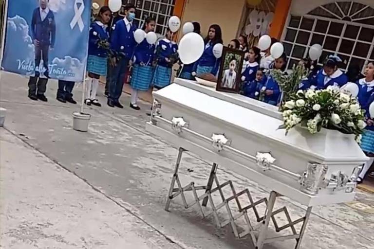 Amigos y familiares despiden a Toñito, niño asesinado en Tenango del Valle, Edomex; detienen a presunto agresor