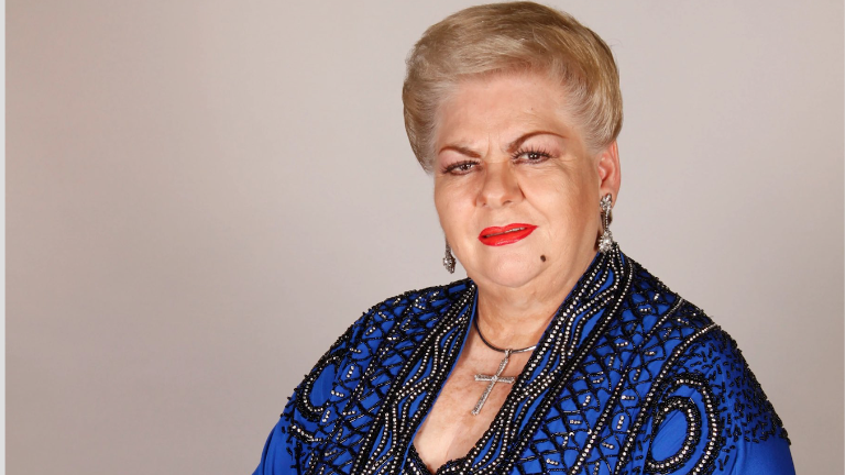 Despiden famosos a Paquita la del Barrio en redes sociales.
