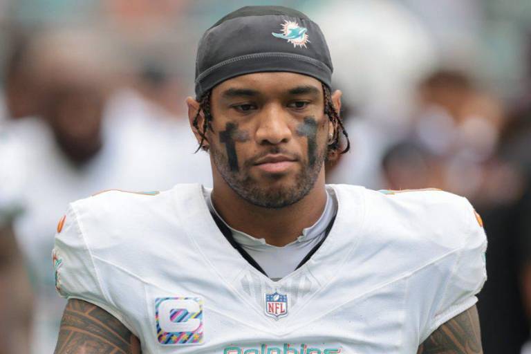 Miami Dolphins libera a Tua Tagovailoa e inician búsqueda de mariscal de campo