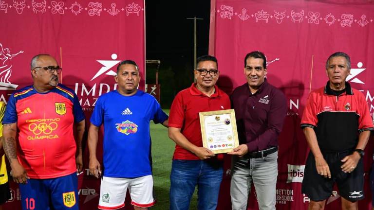 Inicia llena de homenajes segunda edición del Torneo del Recuerdo de Futbol