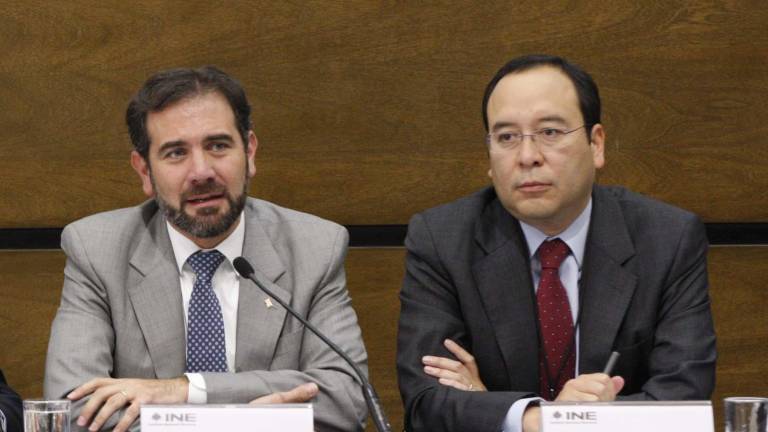 Córdova y Murayama alistan su salida del INE y alertan sobre riesgos del ‘plan B’