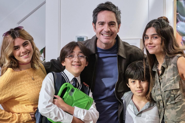 Protagonizará Mauricio Ochmann nueva versión ‘Papá Soltero’ para ViX