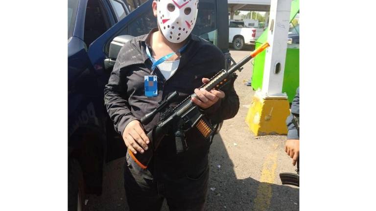 Detienen a primer joven en Culiacán por portar arma de fuego de juguete previo a la Noche de Brujas