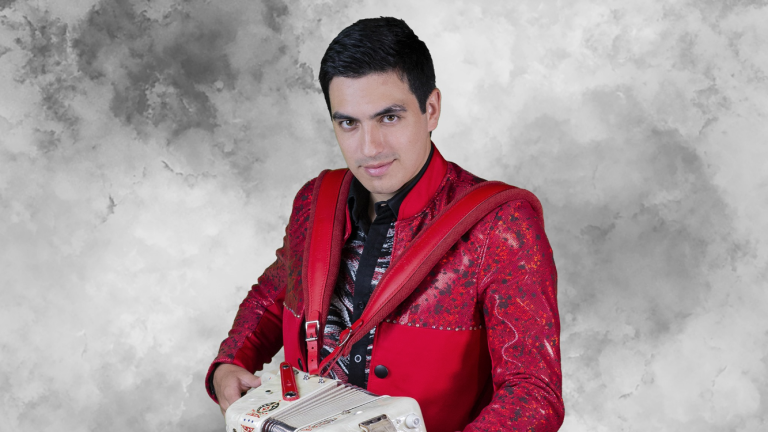Raúl Hernández Jr. desea trascender y dejar su huella en la música.