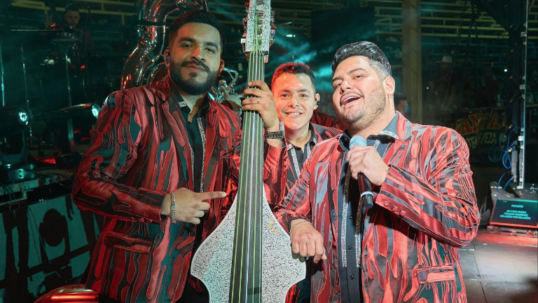 La Adictiva presenta su nuevo EP On The Road.