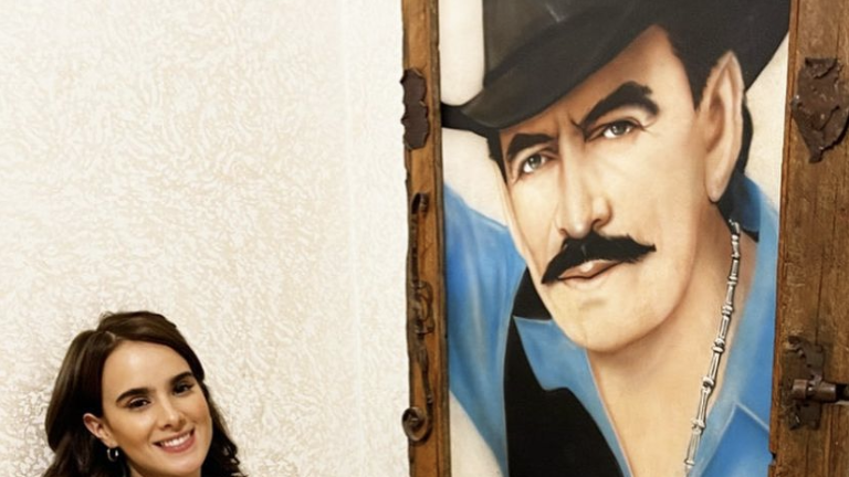 Gala Montes en el estudio de Joan Sebastian.