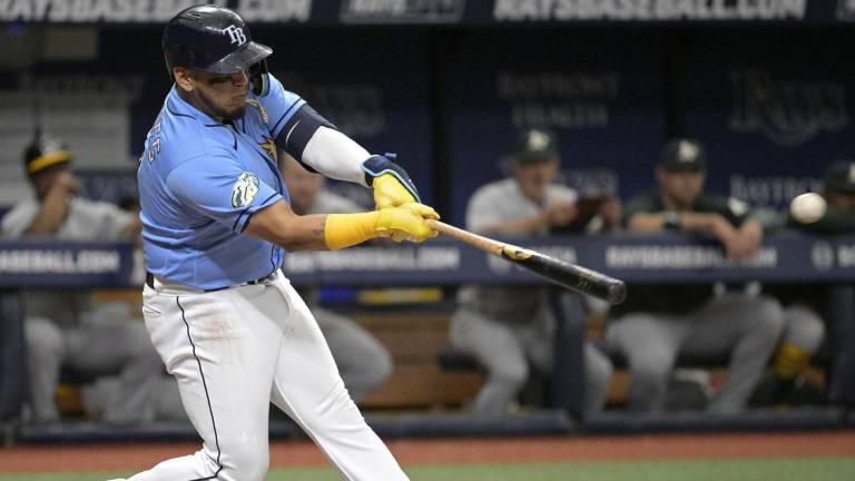 Isaac Paredes sigue “encendido” a la ofensiva por los invictos Rays de Tampa Bay.