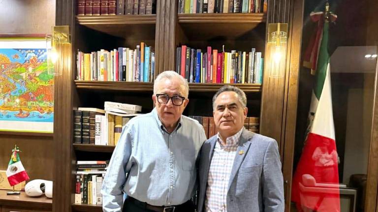 El Gobernador del Estado Rubén Rocha Moya recibe al Rector de la UAS, Jesús Madueña Molina.