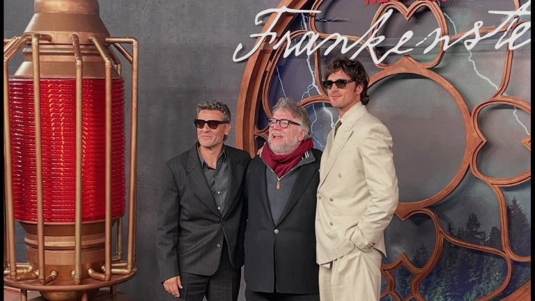 Oscar Isaac, Guillermo del Toro y Jacob Elordi.