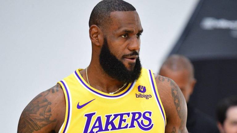 LeBron James, ausente en el inicio de la pretemporada de Lakers