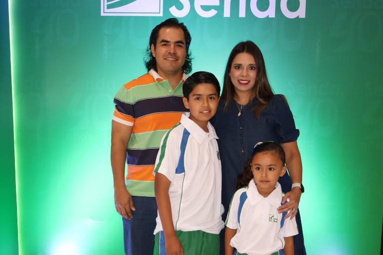 Celebran su graduación los pequeños de preescolar del Instituto Senda