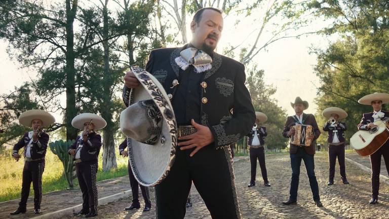 Pepe Aguilar regresa a cantar mariachi y sorprende a miles de seguidores