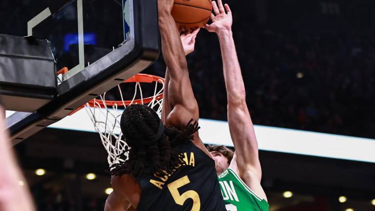 Los Celtics se imponen a los Raptors para alargar su buena racha