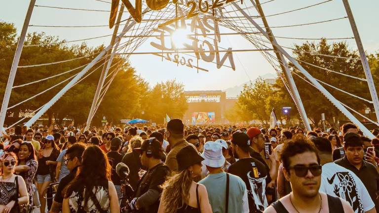 La DJ sinaloense Mariana Bo causa euforia en el Pa’l Norte 2022