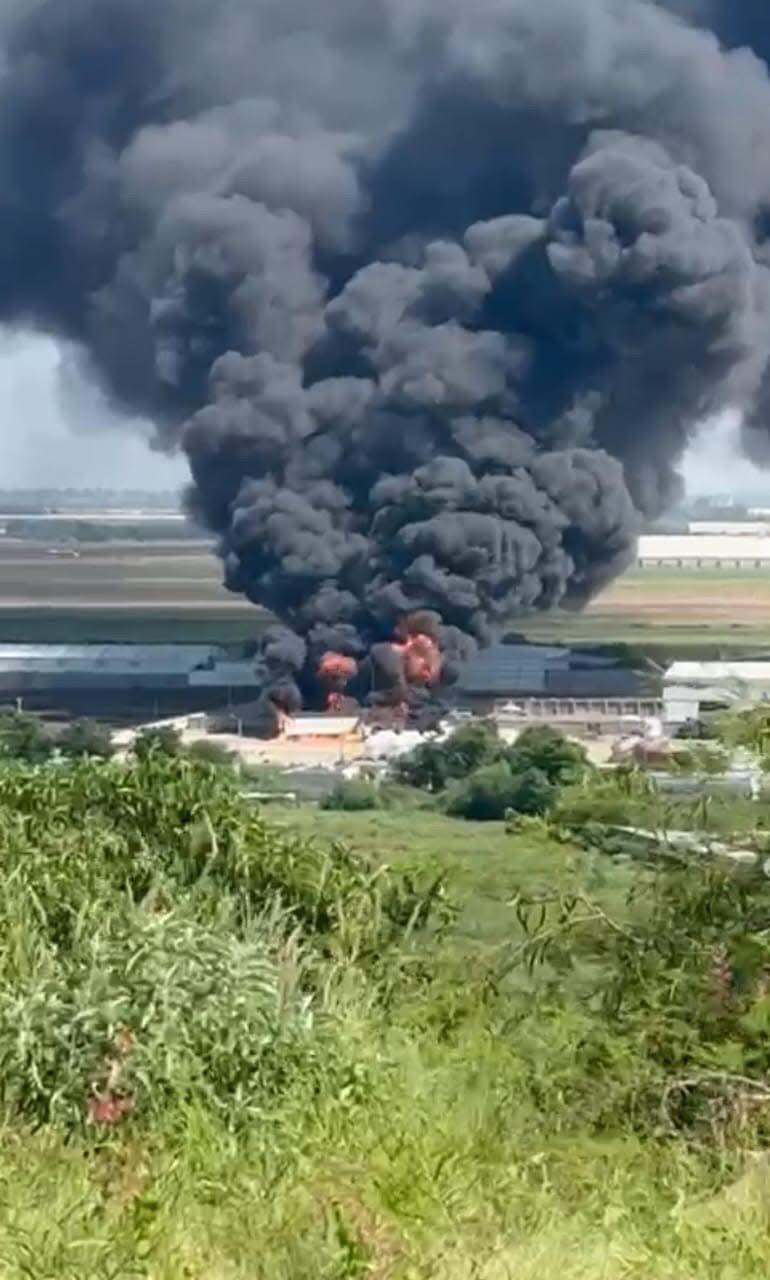 $!Explosión de pipa de diésel deja tres heridos en Los Mochis