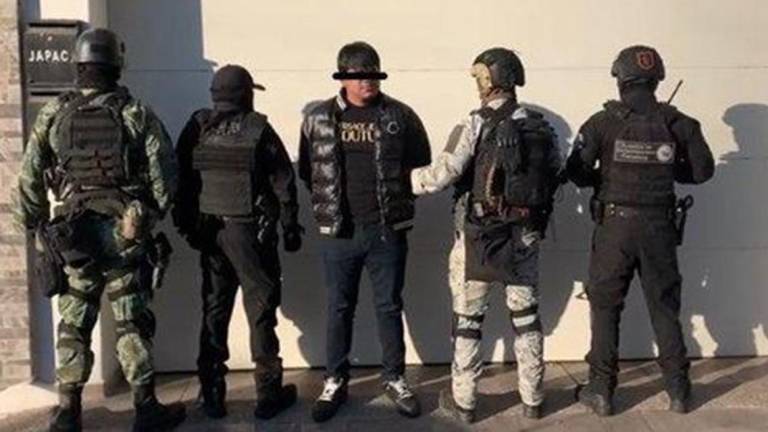 Detienen a ‘El Catrín’ tras cateo a departamento en Culiacán