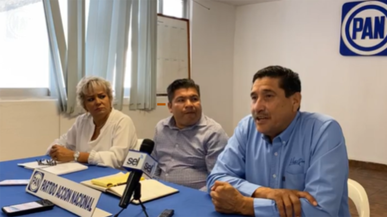 Conferencia de los dirigentes del PAN Municipal de Mazatlán.