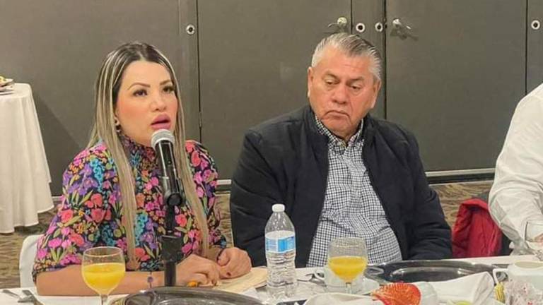 La regidora por el PRI Flor Hernández Martínez acusa que en los festejos de Culiacán hubo un gasto excesivo.