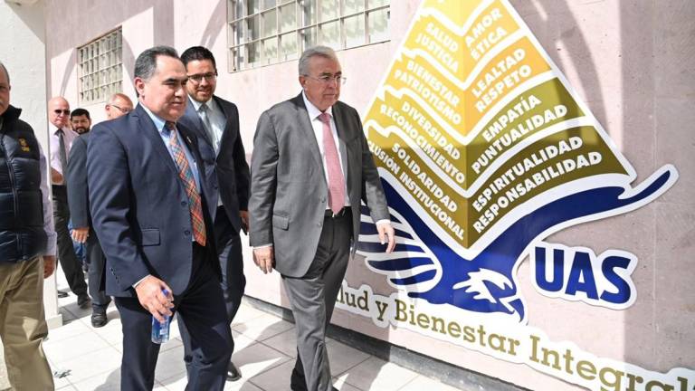 El Rector de la UAS, Jesús Madueña Molina, junto al Gobernador de Sinaloa, Rubén Rocha Moya, en un evento en febrero pasado.