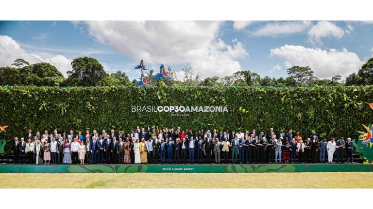 Jefes de Estado posan en la foto de la Cumbre de Líderes de la COP30.