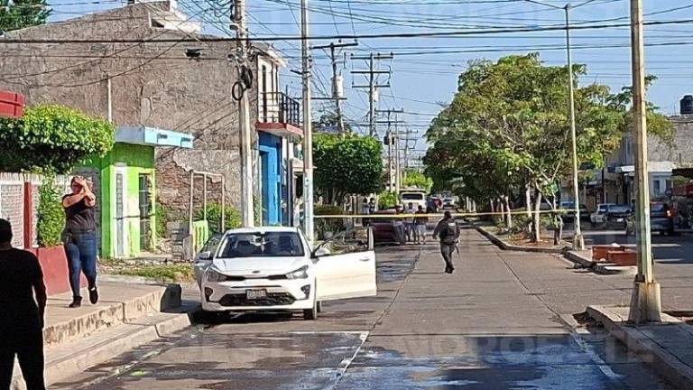 En la Colonia Sánchez Celis, en Mazatlán, también hubo el intento de un despojo de vehículo durante la mañana.
