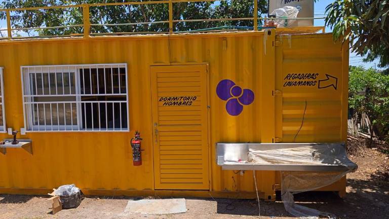 A un costado del Hospital General de Mazatlán la asociación cristiana Viña Mazatlán alista un albergue para familiares de pacientes.