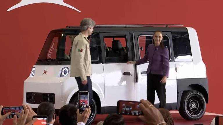 La Presidenta Claudia Sheinbaum encabezó la presentación del prototipo de Olinia, el vehículo eléctrico impulsado por el Gobierno de México.