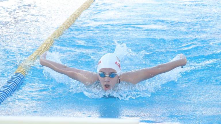 Lidera Mazatlán la primera jornada de natación en Ahome con 16 oros