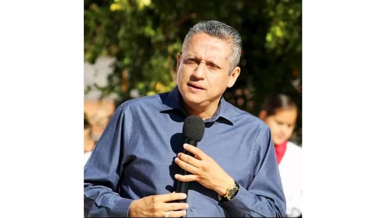 El ex Alcalde de Rosario, Manuel Antonio Pineda Domínguez, reconoce que aspira a volver a ser candidato a la Presidencia Municipal por el PAN.