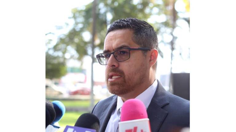 Cuitláhuac González Galindo, Secretario de Salud en Sinaloa.