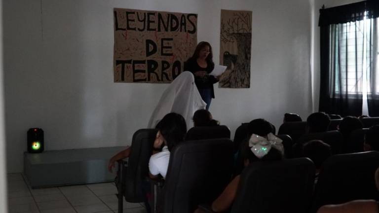 Se acercan los niños a las Leyendas mexicanas en el Jueves Literario