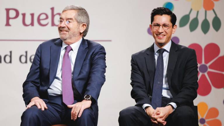 El Secretario de Relaciones Exteriores Juan Ramón de la Fuente y el Subsecretario Roberto Velasco Álvarez.