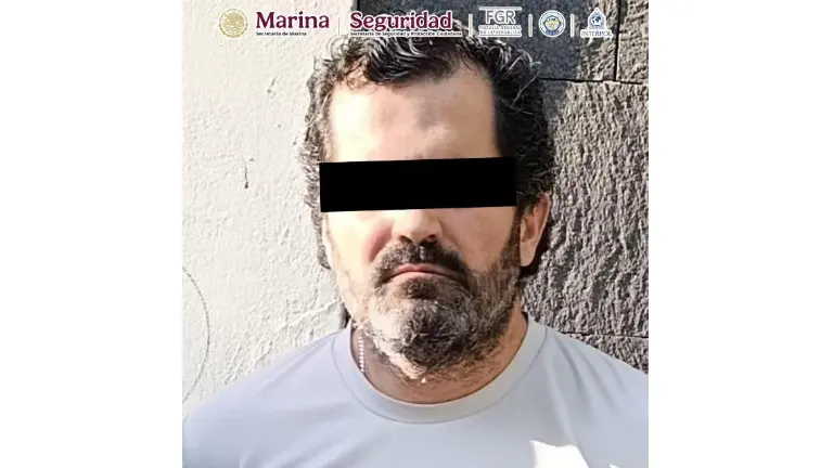 El Contralmirante Fernando Farías Laguna, acusado de huachicol fiscal, fue detenido en Argentina.
