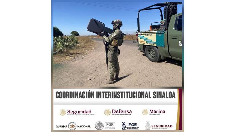 Elementos del Ejército neutralizaron dos drones que sobrevolaban en Villa Juárez, Navolato.