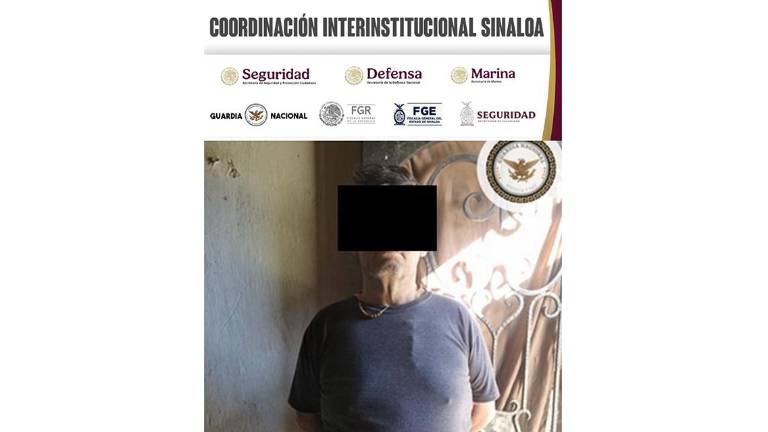 Un hombre fue detenido después de haber despojado un vehículo; traía consigo un arma de réplica.