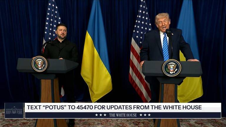 Donald Trump y Volodímir Zelenski se reúnen en el complejo Mar-a-Lago de Florida.