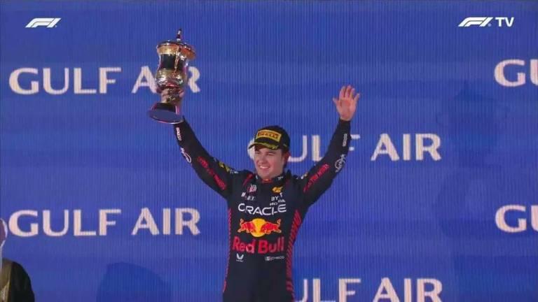 ‘Checo’ Pérez inicia la temporada de F1 en segundo lugar; Verstappen fue el ganador en Baréin