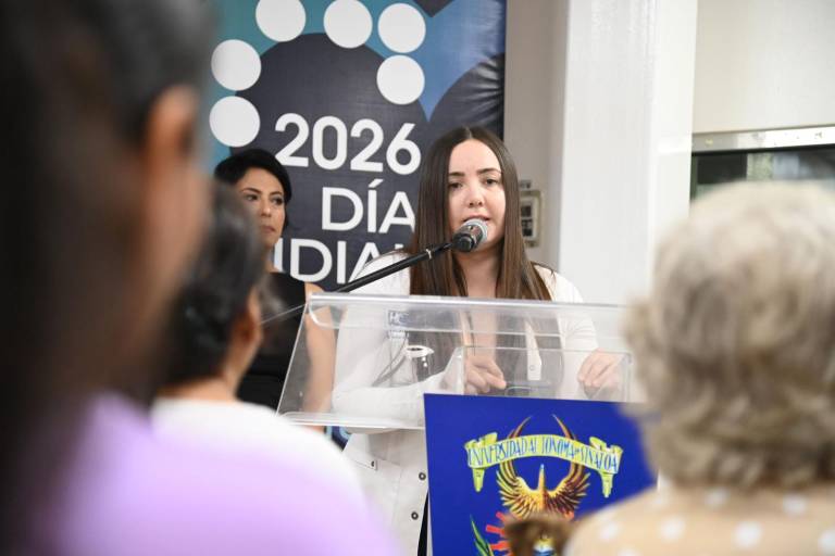 Refrenda la UAS su compromiso humanista con la sociedad al brindar, a través del CIDOCS, atención oftalmológica gratuita y lentes para lectura a personas con debilidad visual