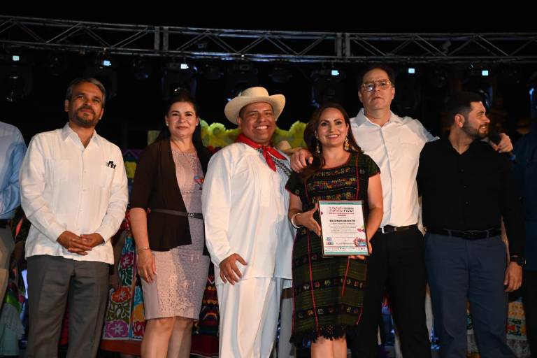 La Guelaguetza y el color de Oaxaca engalanan el inicio del XXXI Festival Internacional Universitario de la Cultura 2026, en el 153 aniversario de la UAS