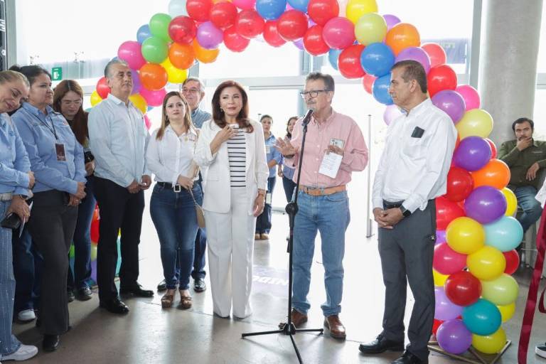 Exponen creatividad magisterial en La Feria de las Ciencias 2025